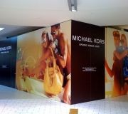 8-retail-barricades-vinyl-kors