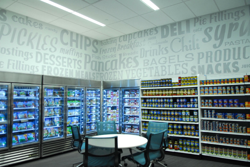 16-corp-interiors-digital-wall-covering-snackroom