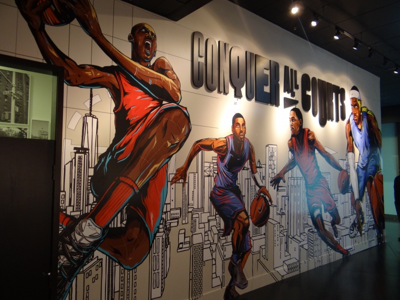 Custom printed wall murals are ideal for branding of retail stores, pop up stores , and corporate interiors .
