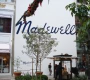 6dretail-outdoor-barricades-madewell