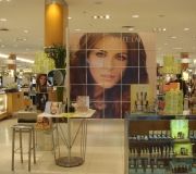 10-retail-in-storeuniframe-macys