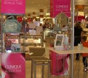 9b-retail-in-store-fixture-wrawraps
